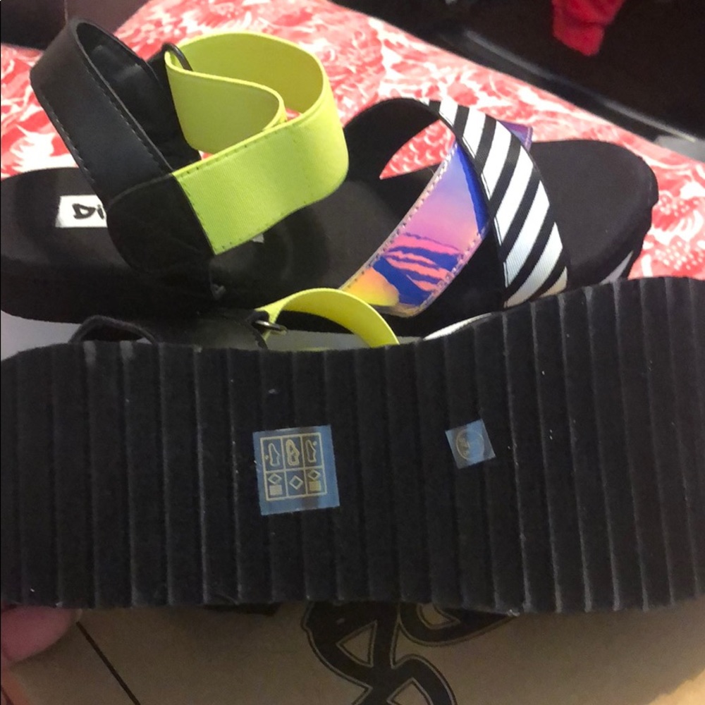 Multi-Color Sandals - Picture 4 of 4